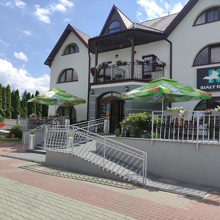 Апарт готель Restauracja Bialy Kruk Ґурно Екстер'єр фото