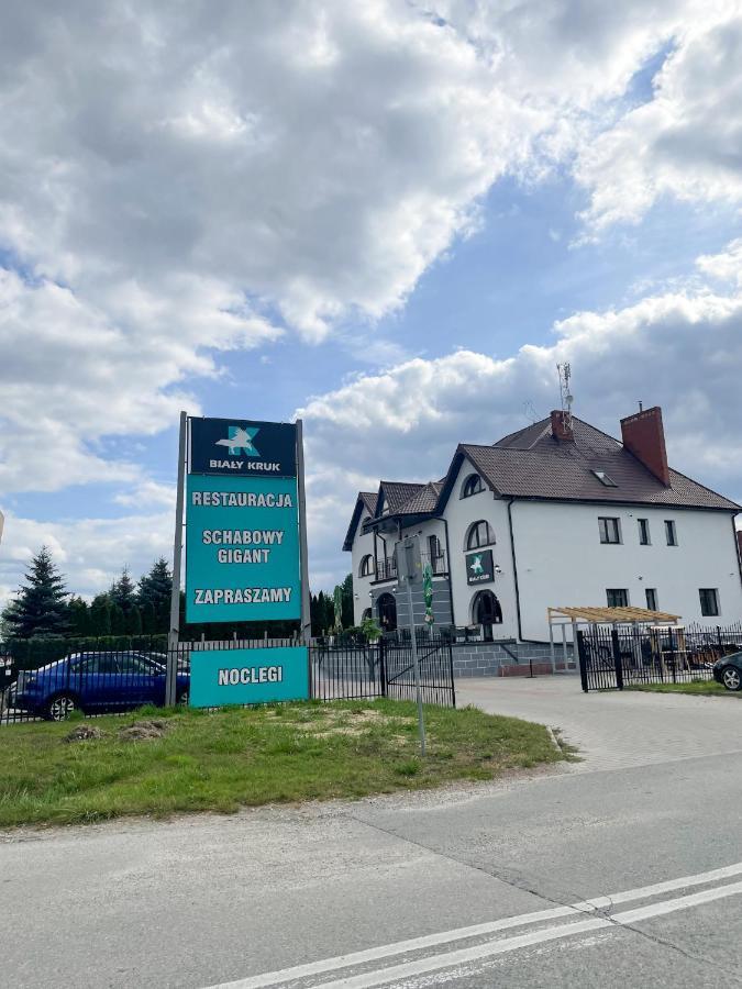 Апарт готель Restauracja Bialy Kruk Ґурно Екстер'єр фото